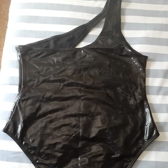 SOLD!!!!NWOT Public desire XCARMS Vinyl One Shoulder Slash Swimsuit - Picture 5 of 6